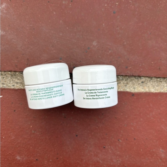 La Mer Skincare Set with Blue Cosmetic Bags - Picture 6 of 10